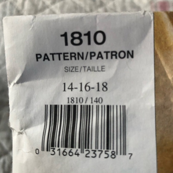 Anne Klein Vogue Designer Women's Ensemble 1810-14-16-18 - Picture 5 of 7